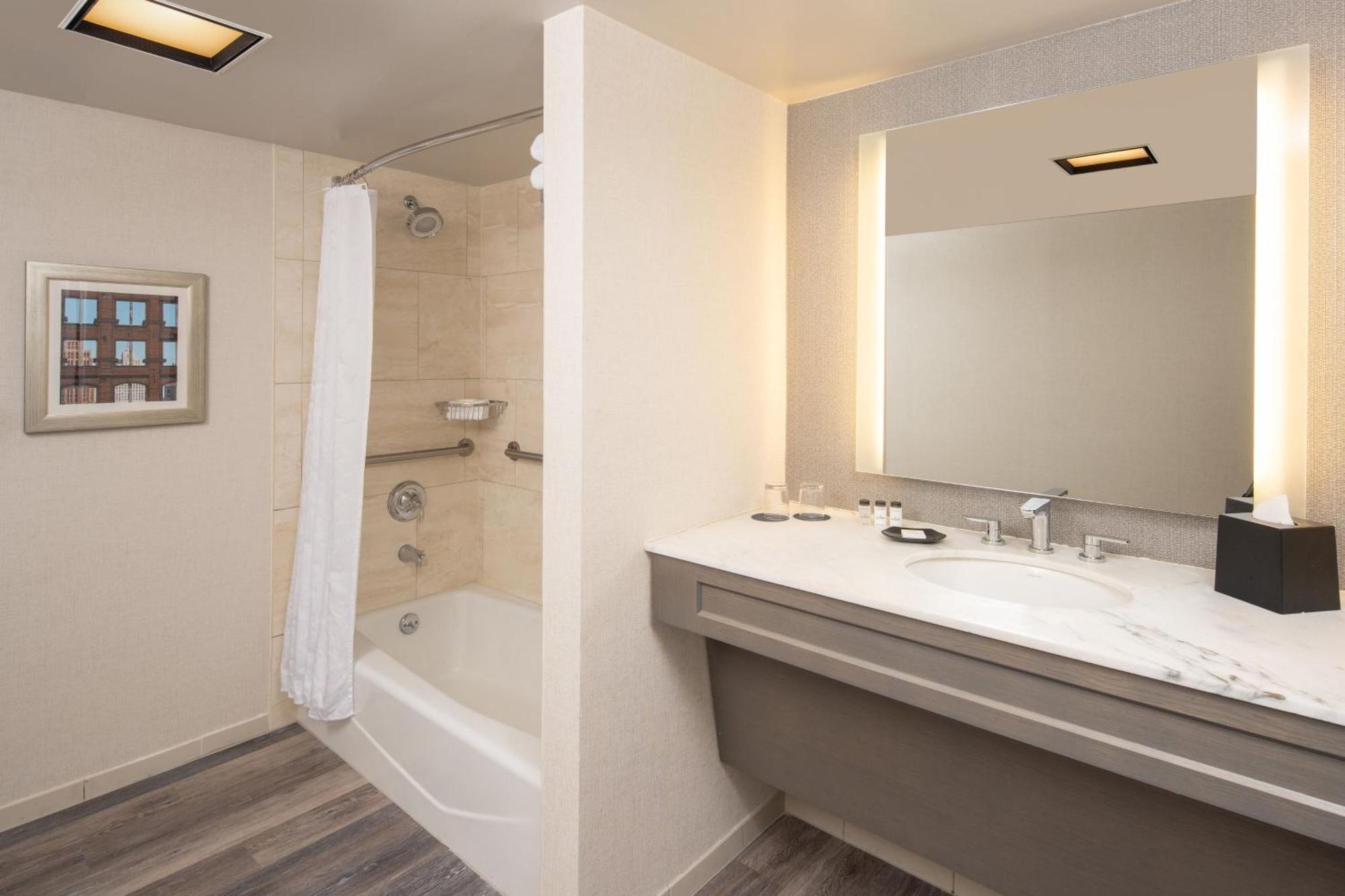 Sheraton Detroit Novi Bagian luar foto